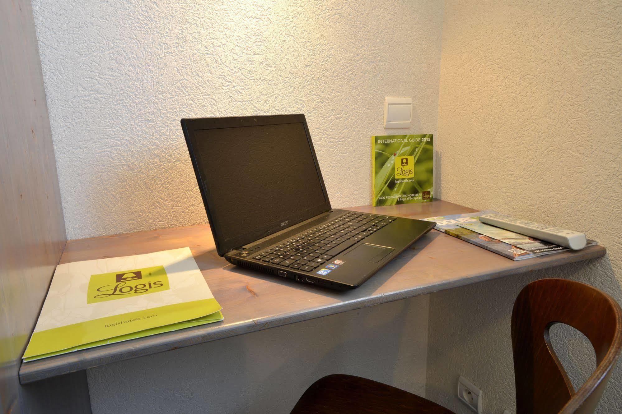 Hotel Logis Ferme De La Vrine Vuillecin