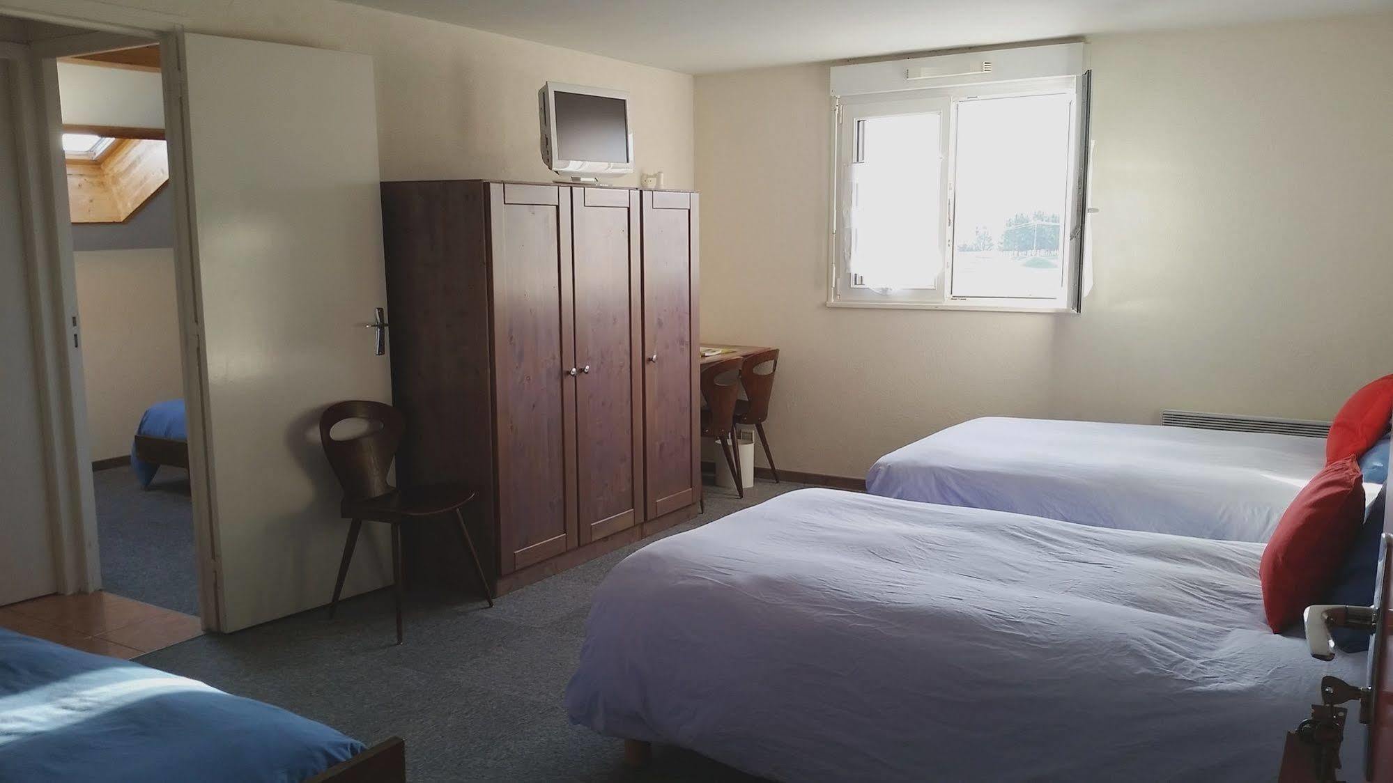 Hotel Logis Ferme De La Vrine Vuillecin