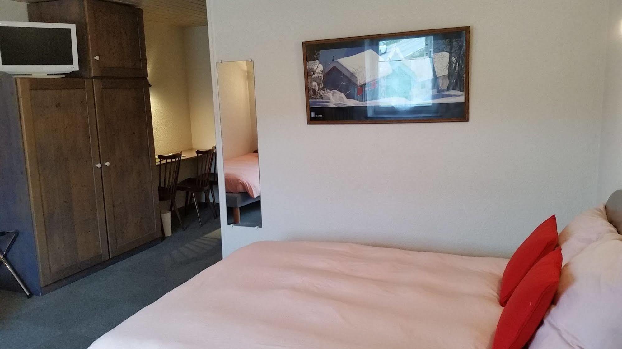 Hotel Logis Ferme De La Vrine 3*