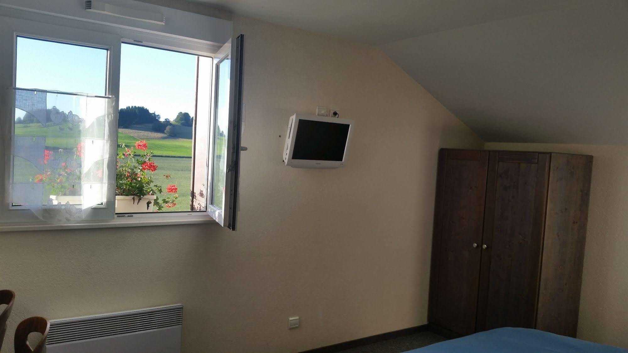 Logis Ferme De La Vrine Hotel